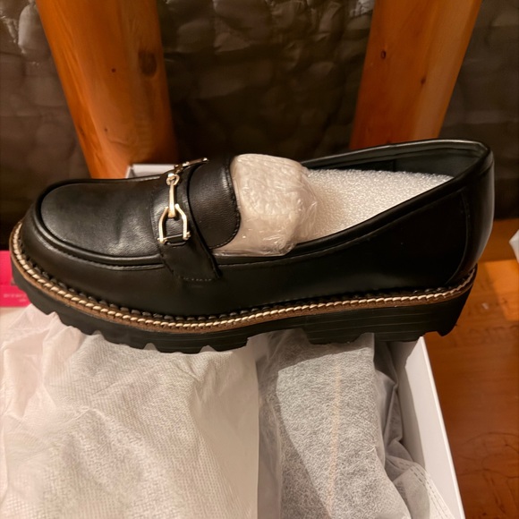 🆕🆕 new in box. Size 9. - Picture 4 of 4